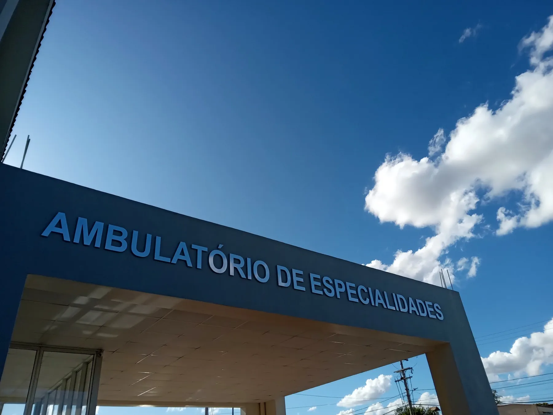 Entrada do Ambulatório de Especialidades do Hospital São Vicente de Paulo